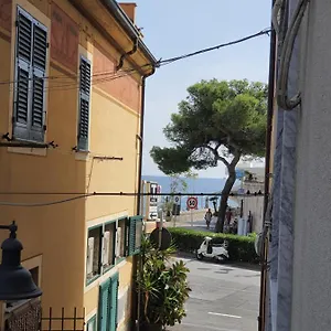 In Centro A 30m Dal Mare Spotorno