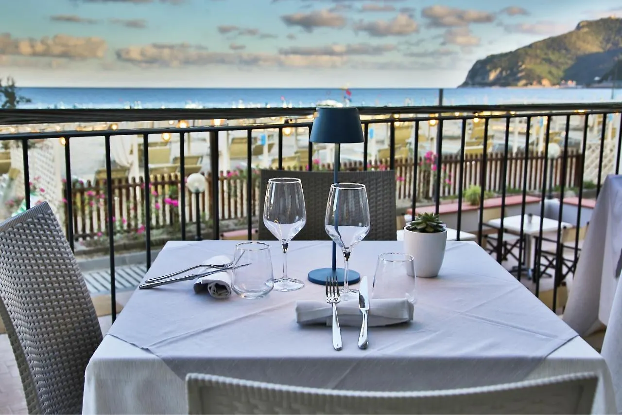 Hotel Premuda Spotorno 3*,  Italien