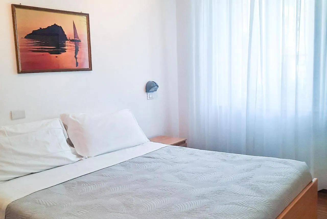 Hotel Premuda Spotorno Italien