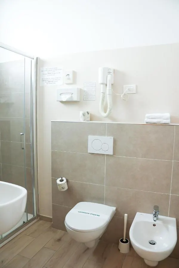 Hotel Premuda Spotorno 3*,  Italien