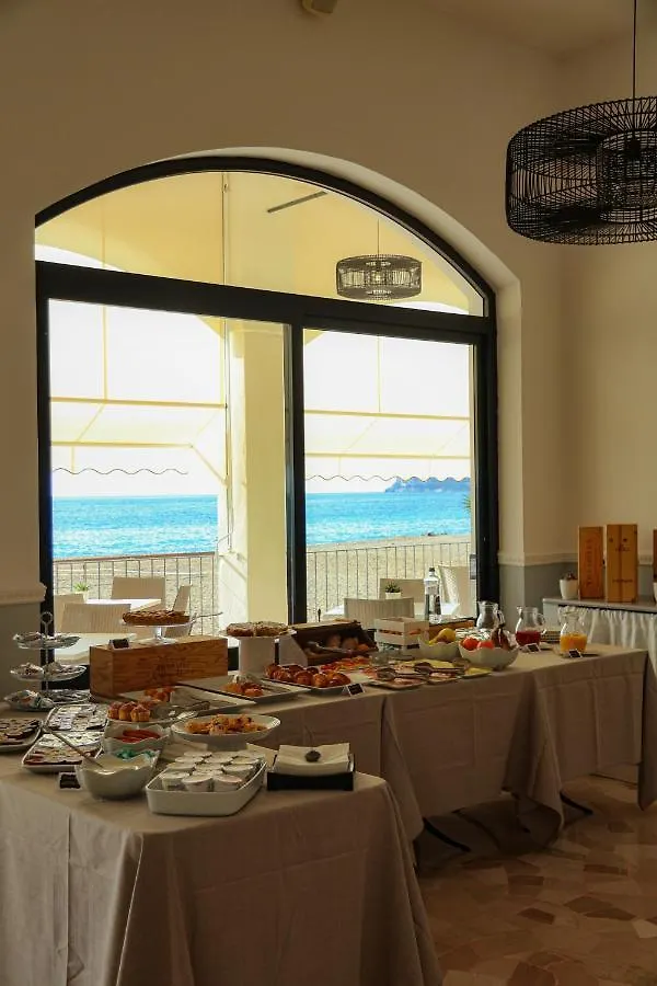 Hotel Premuda Spotorno 3*,
